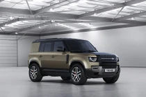 Land Rover trình làng Defender 130 mới chở tới 8 người lớn 