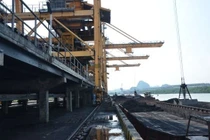 EVN xin tăng chi phí mua điện vì TKV tăng giá bán than