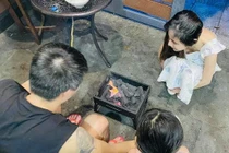 Thủy Tiên bất ngờ đăng khoảnh khắc gia đình bình yên sau "bão"