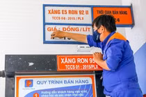 Giá xăng giảm hơn 1.000 đồng/ lít, giá dầu tăng mạnh