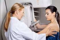 Nguy cơ của tia xạ với thai nhi