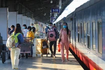 Hành khách được giảm 10% khi mua vé đi tàu Tết trong 10 ngày đầu mở bán vé.