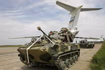 Video Lính dù Nga đổ bộ đường không cùng thiết giáp BMD-4M 