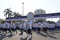 Gần 4.000 học sinh, sinh viên tỉnh Quảng Nam tham gia giải chạy với chủ đề “Bản lĩnh”.