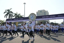 Gần 4.000 học sinh, sinh viên tỉnh Quảng Nam tham gia giải chạy với chủ đề “Bản lĩnh”.