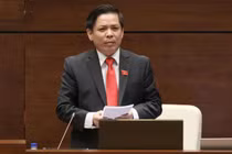 Bộ trưởng Nguyễn Văn Thể trả lời chất vấn nhóm vấn đề thuộc lĩnh vực giao thông vận tải.