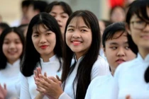 Bộ trưởng GD-ĐT đề xuất miễn toàn bộ học phí cấp hai từ 2022