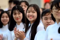 Bộ trưởng GD-ĐT đề xuất miễn toàn bộ học phí cấp hai từ 2022