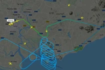 Bão số 9 khiến hàng chục máy bay đến TP.HCM phải bay vòng trên không