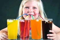 Uống cốc nước ngọt “phí” thuốc ba năm