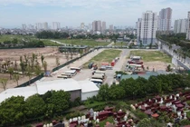 Dự án Louis City Hoàng Mai nằm liền kề với Nghĩa trang làng Hoàng Mai.