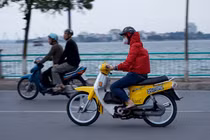 Dự báo thời tiết 15/11: Miền Bắc chuyển rét, miền Trung hứng bão