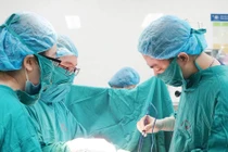 Mổ chủ động cứu thai nhi có nang bạch huyết vùng cổ