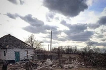 Ukraina pháo kích dữ dội vào vùng Donbass, đọ súng với lực lượng dân quân Donetsk và Lugansk