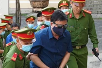 Ông Đinh La Thăng được đưa tới tòa