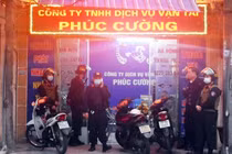 Bắt giám đốc công ty Phúc Cường, thu nhiều dao kiếm