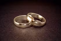 Quyết định kết hôn đồng tính để không mất phí thừa kế