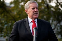 Chánh văn phòng Nhà Trắng thông báo cho nhân viên về việc chuyển giao