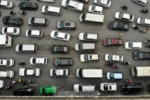 Người dân ùn ùn quay lại Thủ đô sau một tuần nghỉ Tết