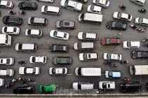 Người dân ùn ùn quay lại Thủ đô sau một tuần nghỉ Tết