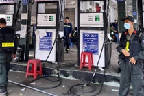 Công an khám xét nhiều cây xăng, bắt thêm 2 chủ doanh nghiệp vụ xăng giả "khủng"