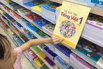 Lãnh đạo Sở nhận tiền thù lao từ NXB Giáo dục, việc lựa chọn sách có khách quan?