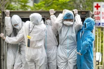 Đại gia đình 22 người mắc kẹt giữa tâm dịch Đà Nẵng