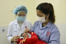 Cứu sống hai mẹ con sản phụ bị tiền sản giật rất nặng, ngừng tim, ngừng thở