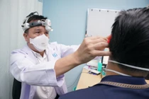 Lạm dụng thuốc nhỏ mũi, niêm mạc bị phù nề