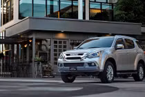 Isuzu Việt Nam giới thiệu SUV 7 chỗ mu-X B7 Plus mới, giá 859 triệu đồng