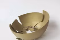 Tiếc bát rạn, vác nạn vào thân