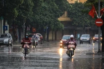 Ngày 17/4: Không khí lạnh mạnh gây mưa lớn ở miền Bắc, trời rét sâu.