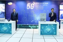Hai bộ trưởng gọi thử 5G trên thiết bị 'made in Vietnam'