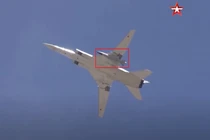 Máy bay ném bom tầm xa Tu-22M3 thực hiện bay huấn luyện trên Địa Trung Hải