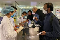 Truy tìm du khách Anh đi chuyến bay với 'bệnh nhân 17'