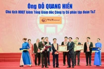 “Bầu Hiển” ủng hộ hơn 8 tỷ đồng tiếp sức đồng bào miền Trung vượt lũ
