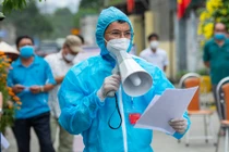 F2 đi bộ gần 130 km từ Bắc Giang về nhà, người thân không mở cửa