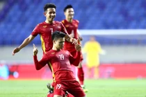 Thủ tướng nhắn đội tuyển Việt Nam 'không say sưa với thắng lợi'