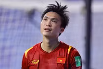 Vì sao HLV Park đưa Xuân Trường vào thay Tuấn Anh ở phút 36?