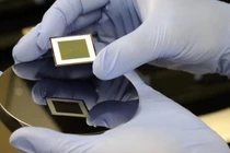 Pin mặt trời 2 mặt tăng gấp đôi hiệu quả