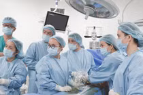 Cắt dải xơ buồng ối tránh dị tật cho thai nhi