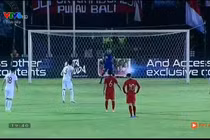 Quế Ngọc Hải nâng tỷ số lên 2-0 trên chấm phạt đền