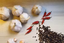 5 việc phản khoa học không giúp trị Covid-19 như lầm tưởng