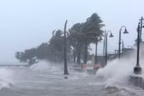 Vùng áp thấp trên Biển Đông có thể mạnh thêm, gây mưa lớn