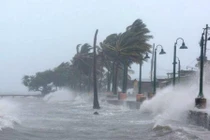 Vùng áp thấp trên Biển Đông có thể mạnh thêm, gây mưa lớn