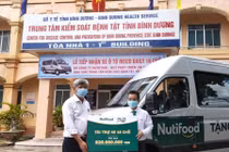 Quỹ Phát triển Tài năng Việt ủng hộ chi phí mua văcxin và tặng xe 16 chỗ phục vụ công tác phòng chống Covid-19