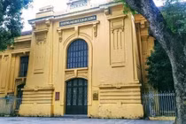 Hà Nội khẩn tìm người đến Đại Học Dược, chợ Đồng Xuân và nhiều quán ăn