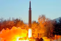 Vụ phóng tên lửa siêu thanh của Triều Tiên khiến Lầu Năm Góc hốt hoảng 