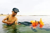 Những người đem cả gia tài 'đổ xuống biển'