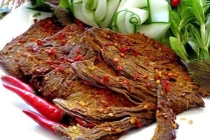 Thịt khô để tủ lạnh vẫn bị mốc